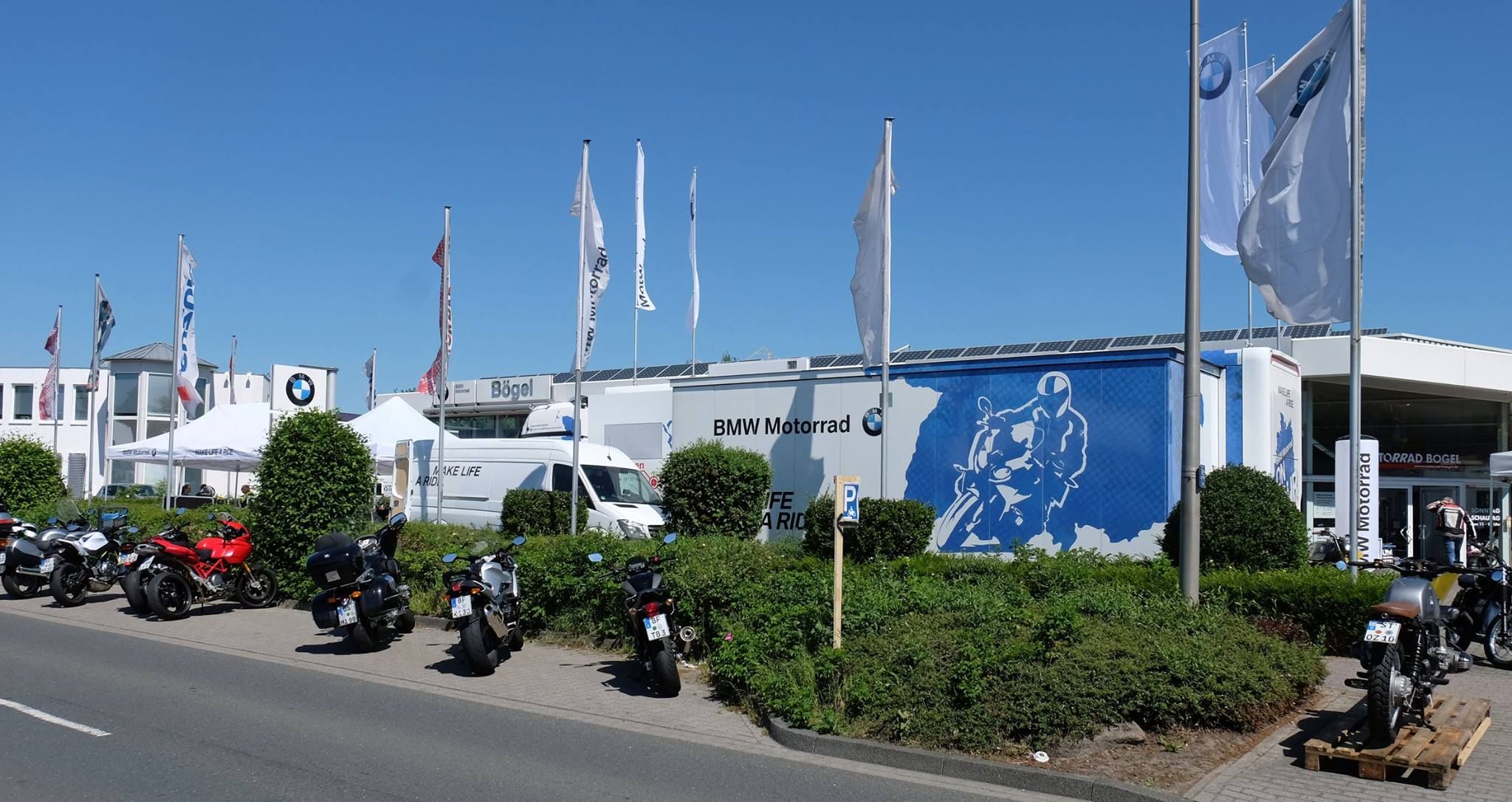 BMW-Promotion-Truck bei Motorrad Bögel in Ibbenbüren