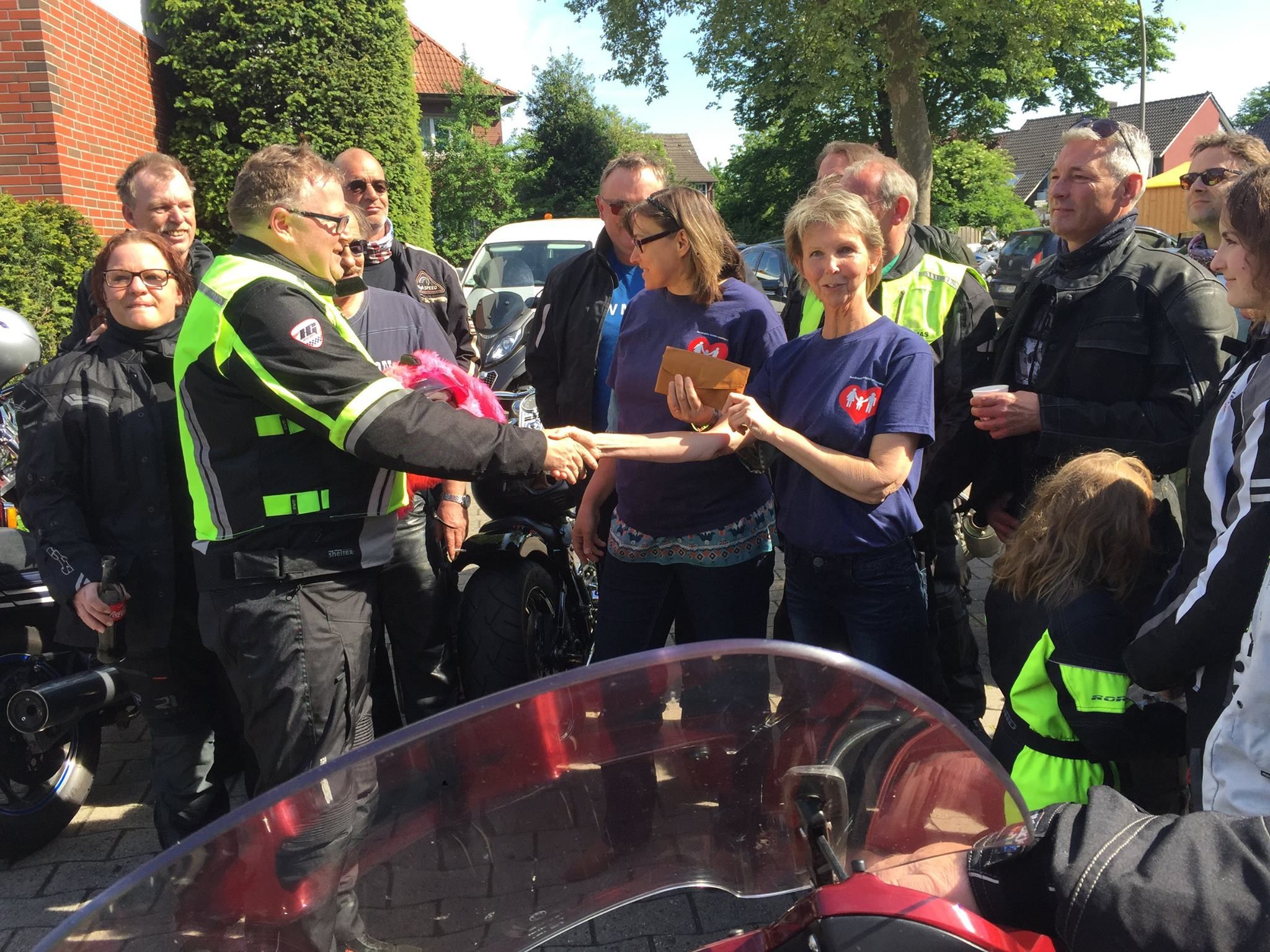 Saerbike spendet für Herzkranke Kinder