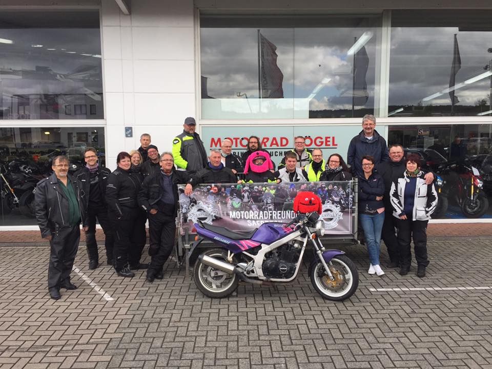 Vereinsbike bei Motorrad Bögel abgeholt